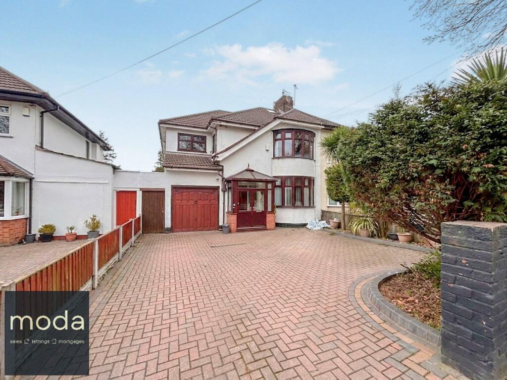 Main image of property: Childwall Valley Road, Liverpool, L16 4PB