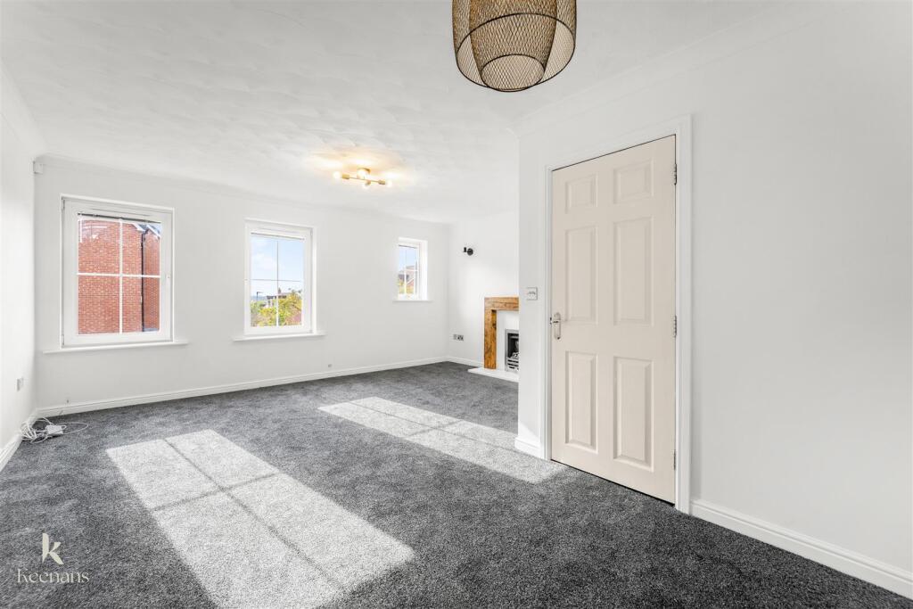 Wilton Close, Blackburn photo 4