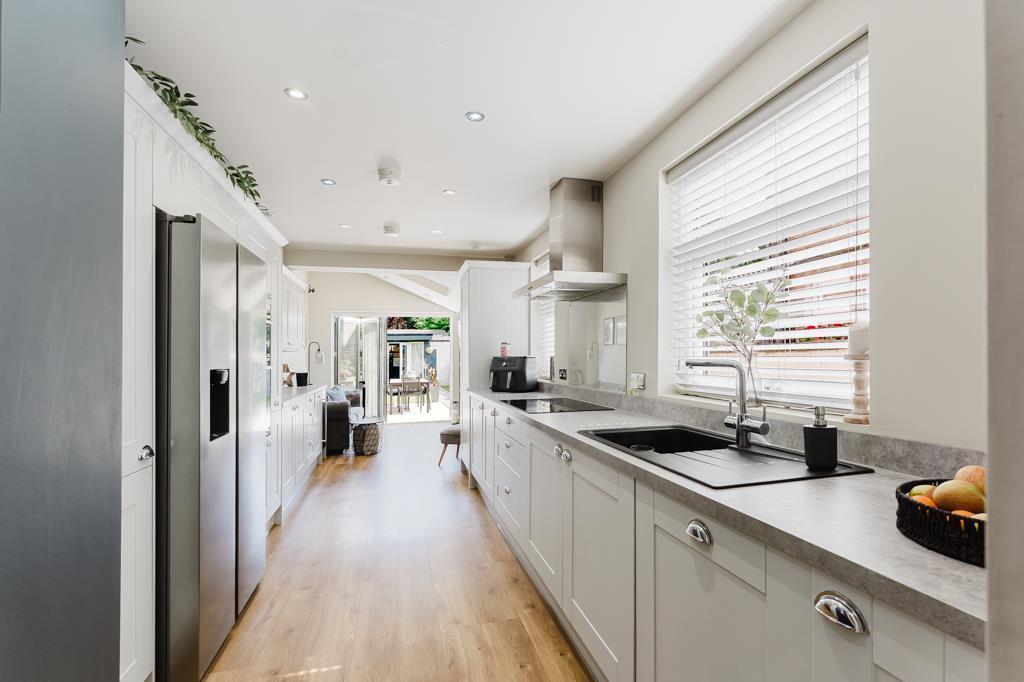 NN16 Avondale Road, Kettering - View 3