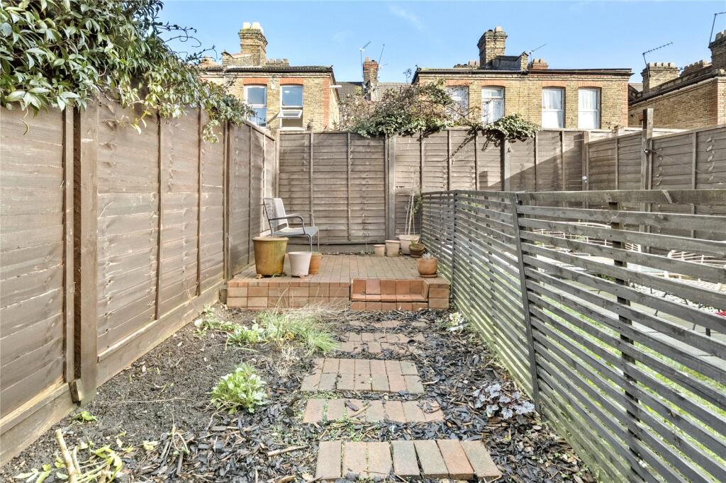 Apartment in London, Leyton - View 2