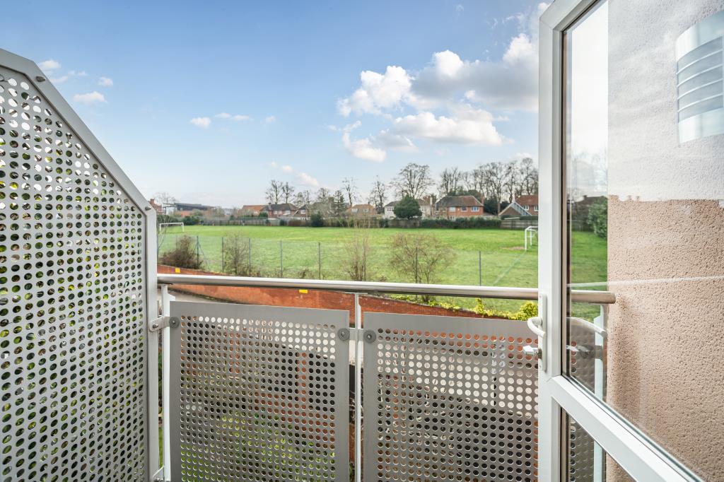 Newbury, Berkshire, RG14 photo 2