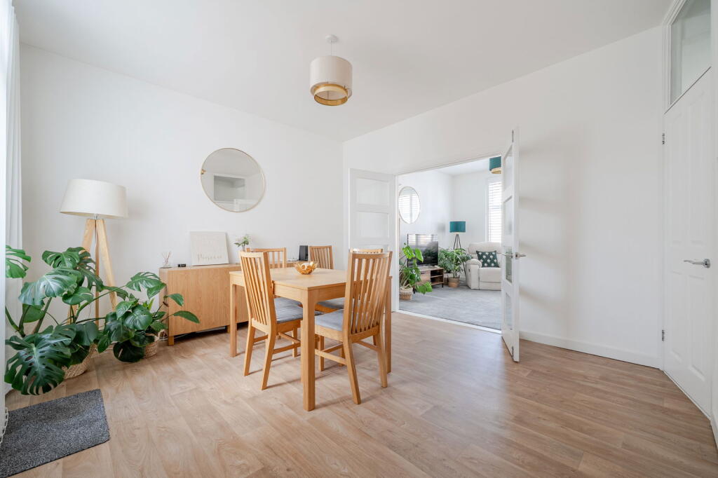 House in Gillingham, Hale - View 5