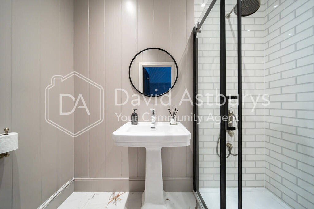 Apartment in London, City of Westminster - More