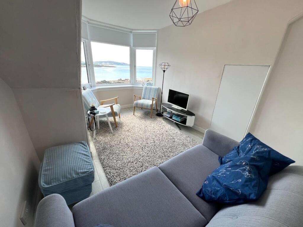 Top Floor Flat, 1 Kelburn Street, Kames Bay, Millport photo 3