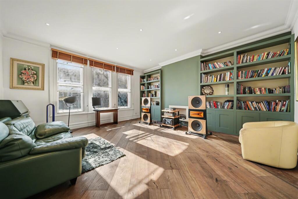 Main image of property: Rosslyn Hill, London