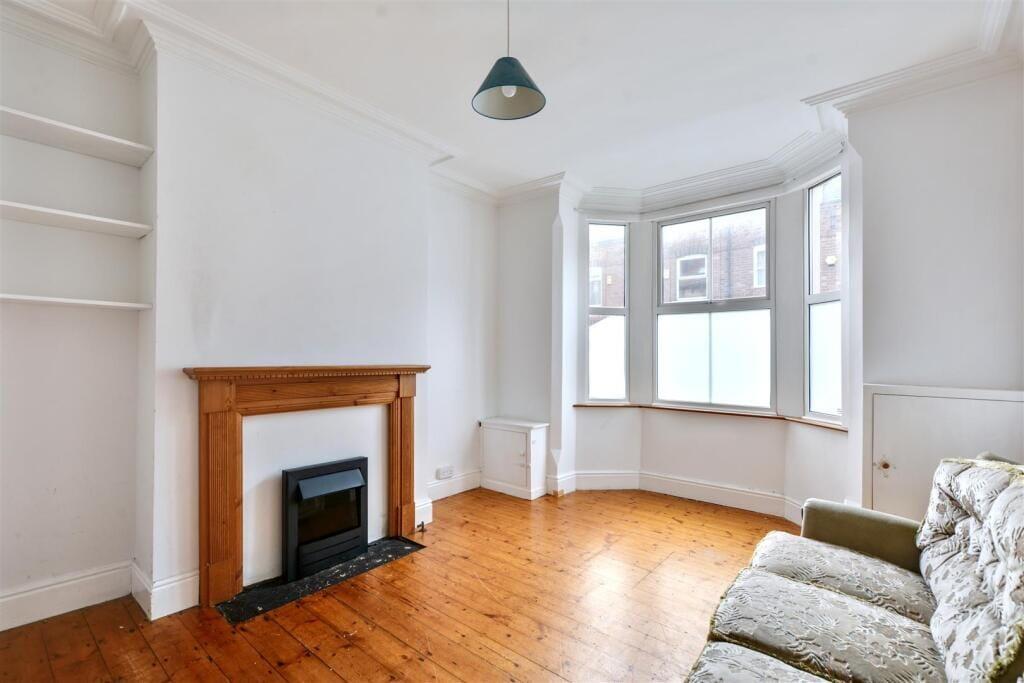 House in Nottingham, Beeston - View 4