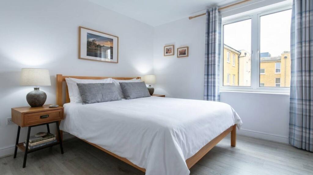 Main image of property: Johnson Lock Court, Candle Street, Stepney, London, E1