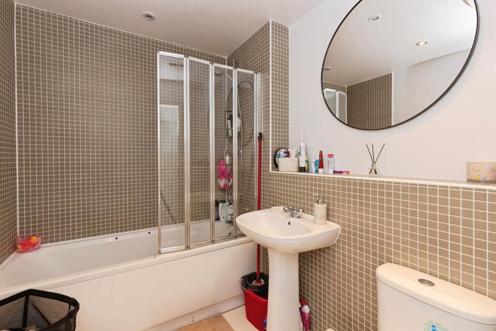 Additional image 14 of Hutton Close, Thornbury, Bradford