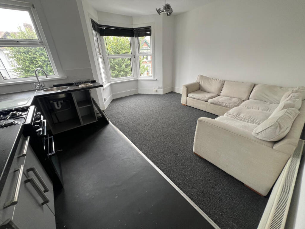 Apartment in London - View 5