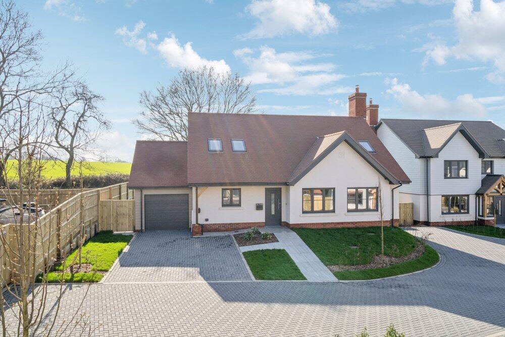 Main image of property: Brighton Road, Monks Gate, Horsham, West Sussex