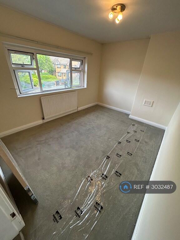 House in Oldham, Greater Manchester - More