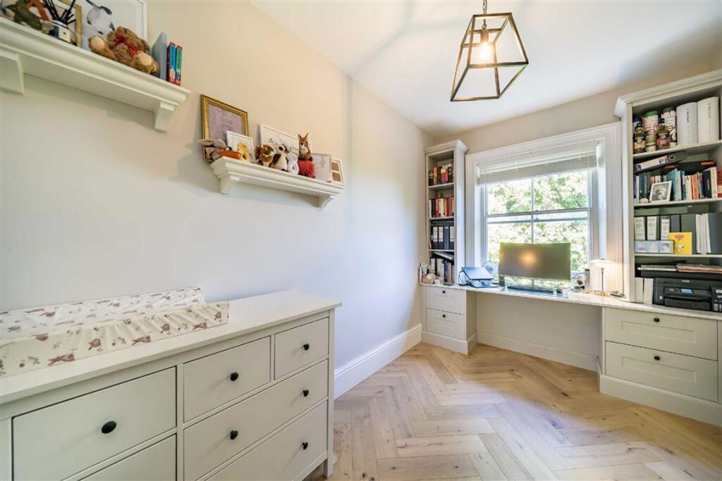 Apartment in London - More