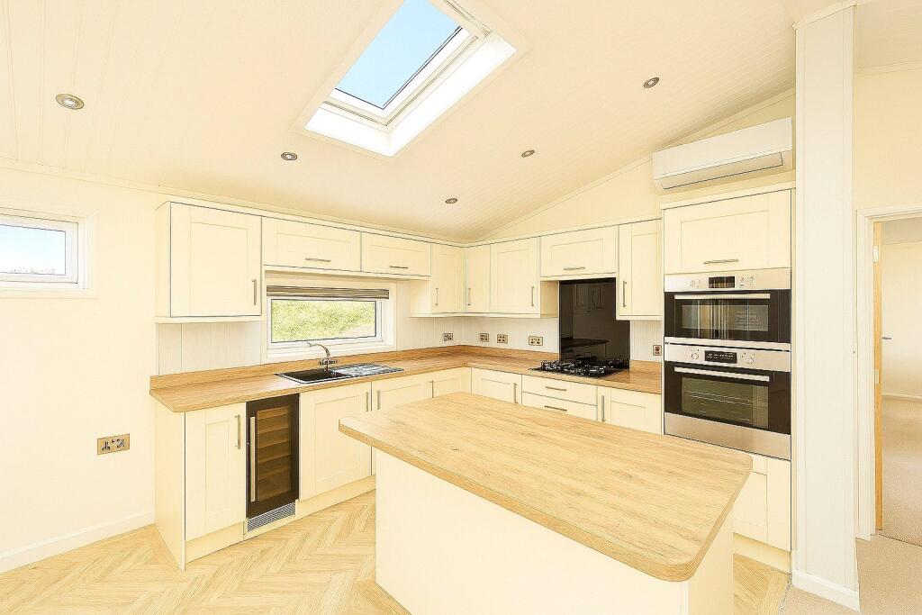 Newquay, Cornwall, TR8 photo 4