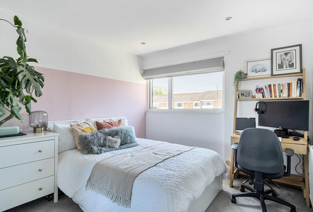 North Road, Winterbourne, Bristol, Gloucestershire, BS36 - More