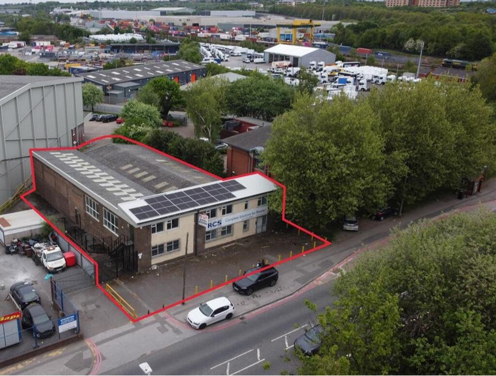 Main image of property: Unit 3 Stourton Business Park, Wakefield Road, Leeds, West Yorkshire, LS10 1DS