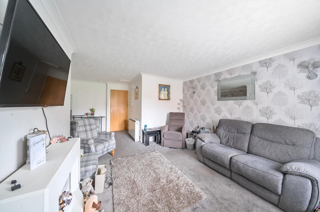 Ash Grove, Dunstable, Bedfordshire photo 3
