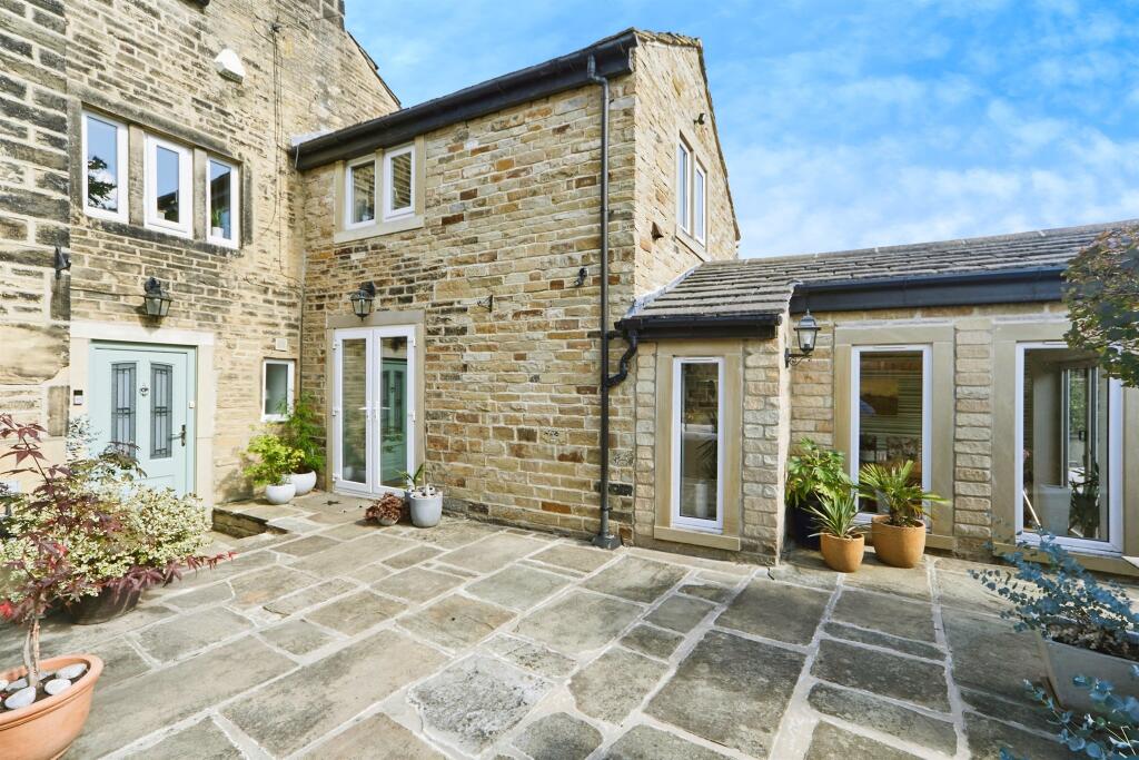 Main image of property: Mawcroft Close, Rawdon, Leeds