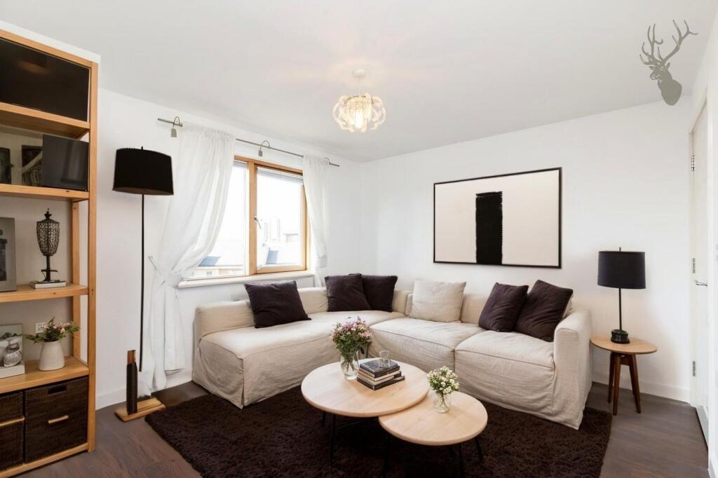 1-bed house on Pancras Way, John Bell Tower West, E3, £325,000