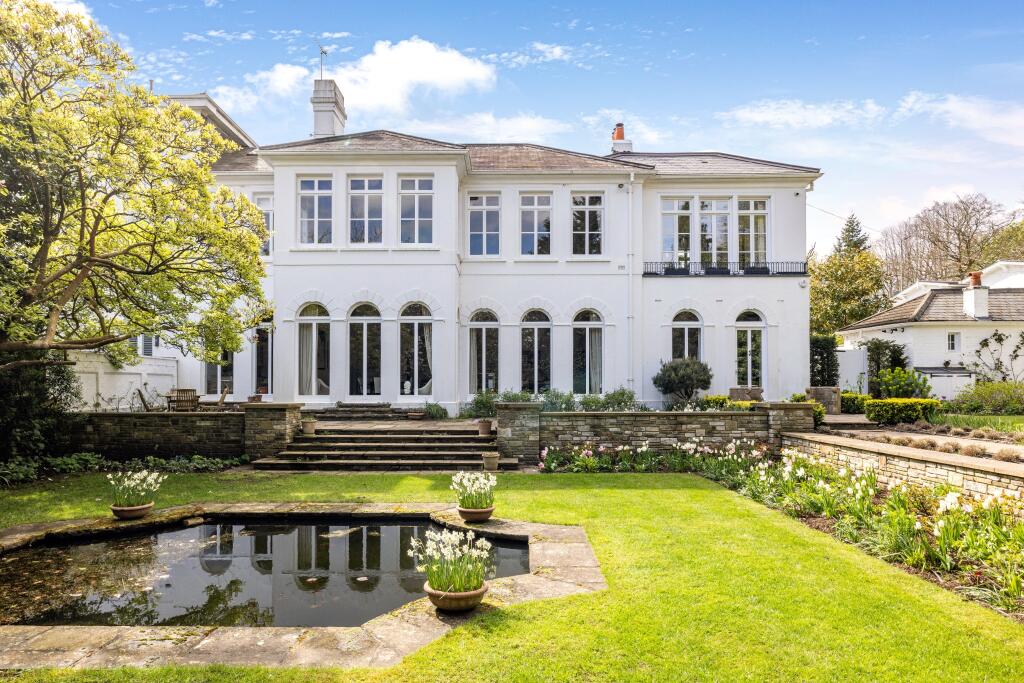 4-bed detached on Queens Hill, Ascot, £2,750,000