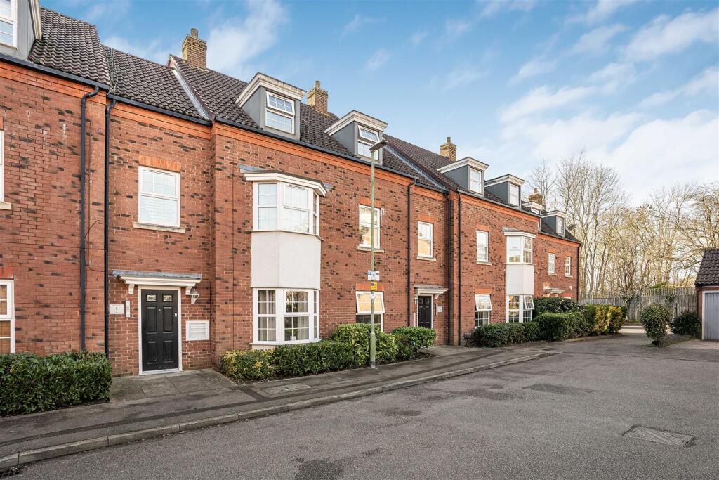 Main image of property: Sefton Court, Welwyn Garden City