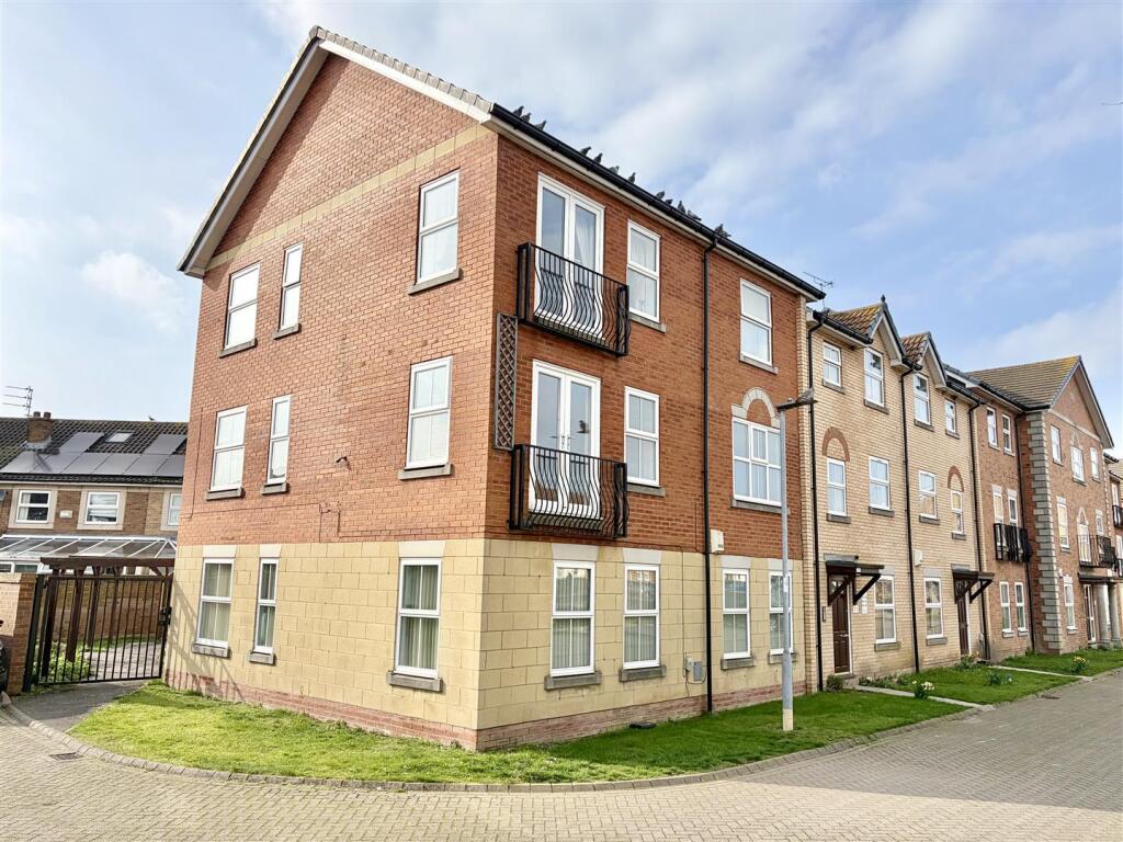 Main image of property: Ha'penny Bridge Way, Hull