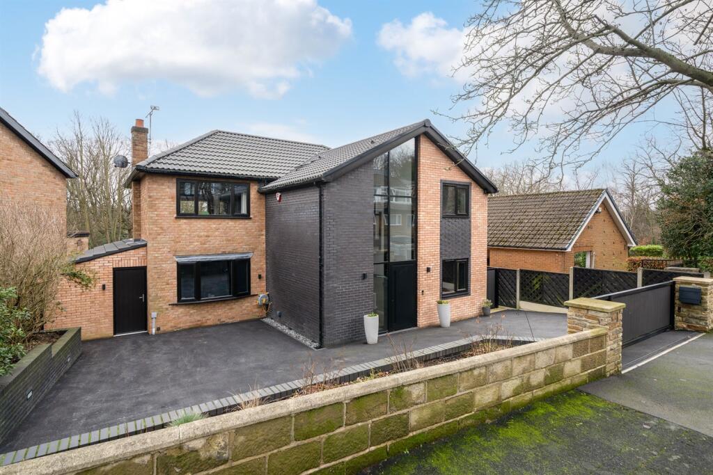 Main image of property: Oliver Hill, Horsforth
