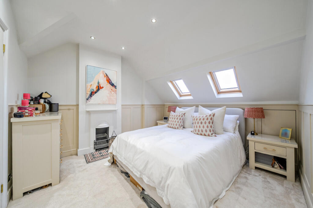 Apartment in London - More