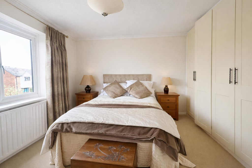 Blackbird Way, Lee-On-The-Solent photo 4