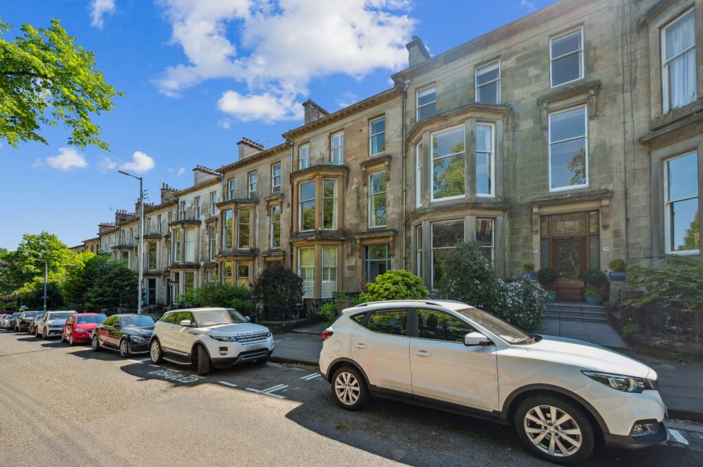 Main image of property: Huntly Gardens, Flat 2-2, Dowanhill, Glasgow, G12 9AU