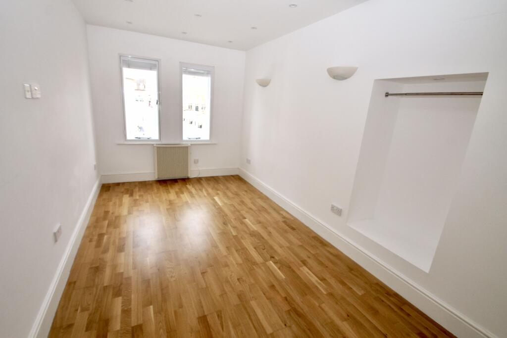 Sadler Street, Wells photo 4