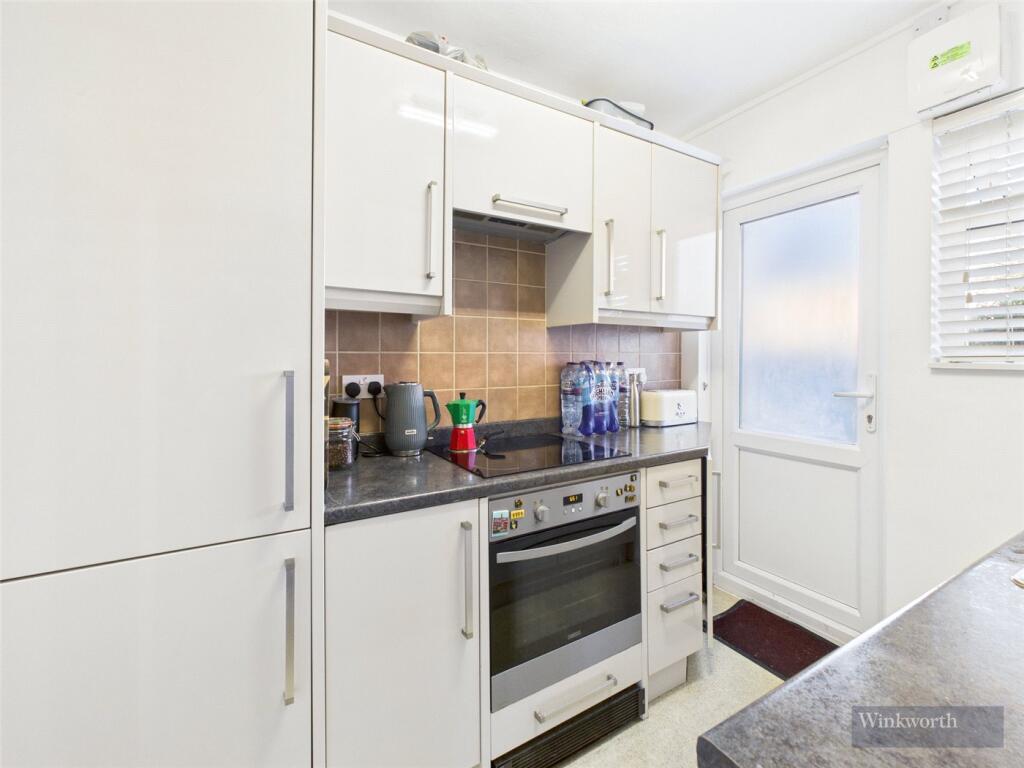 Apartment in Kingston upon Thames - View 2