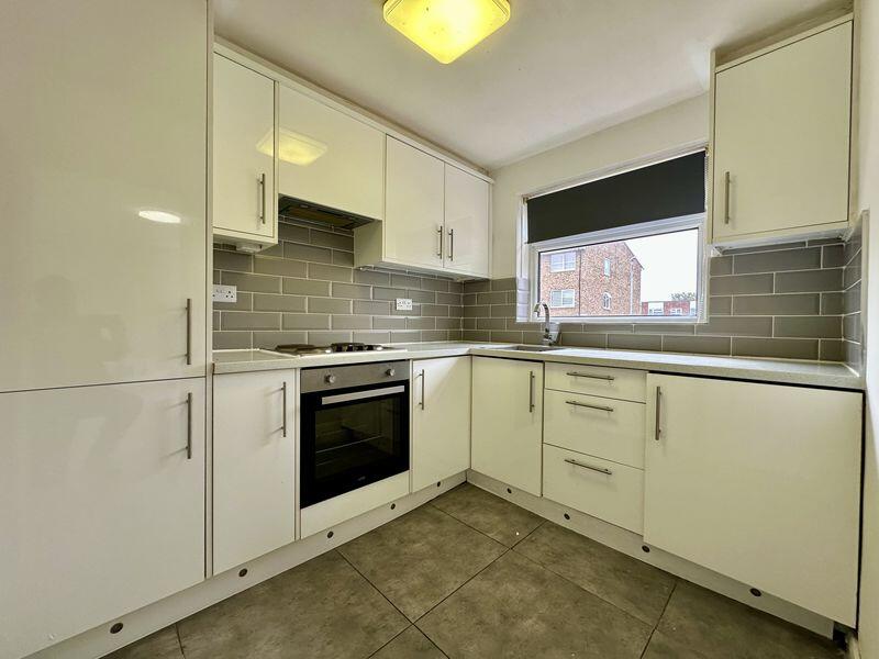 Apartment in Luton - View 3