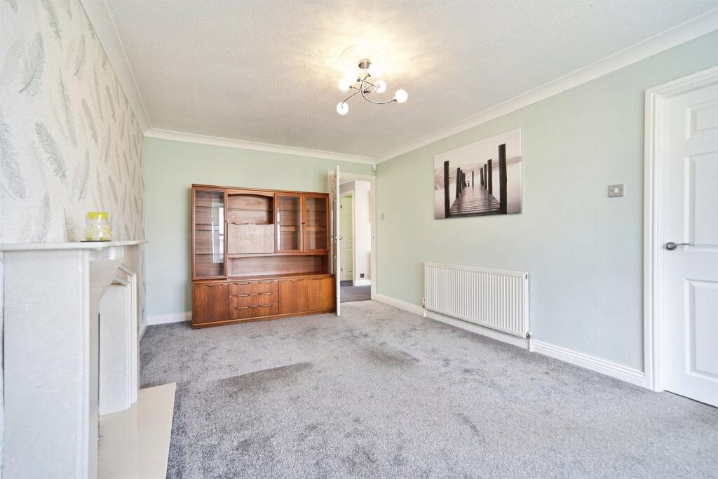 House in Bradford, Thwaites Brow, Keighley - View 4