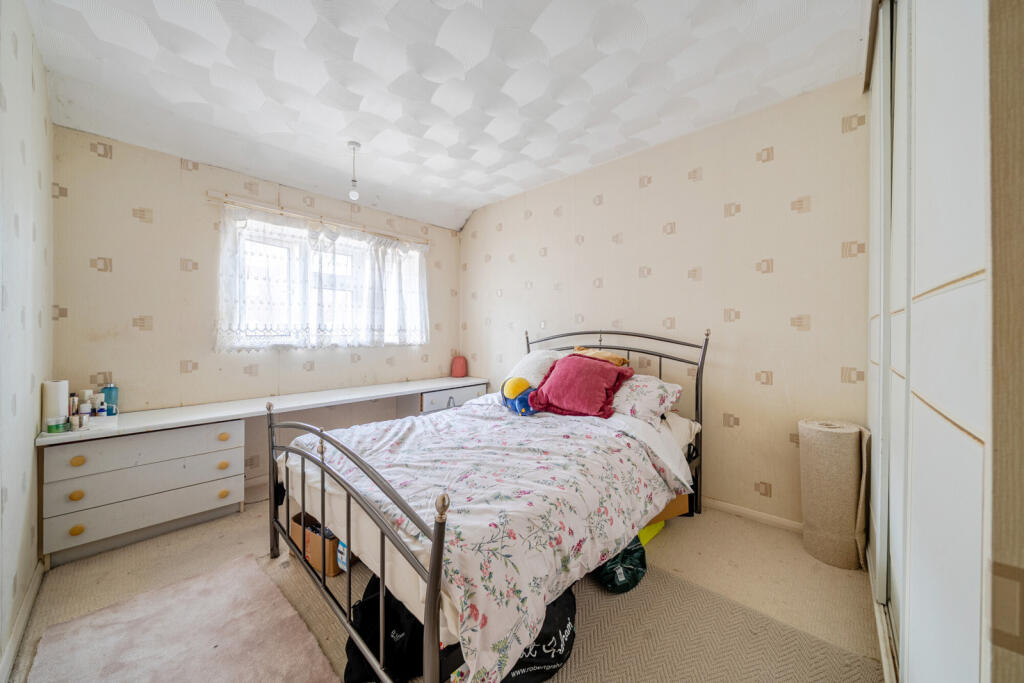 House in Bromley - More