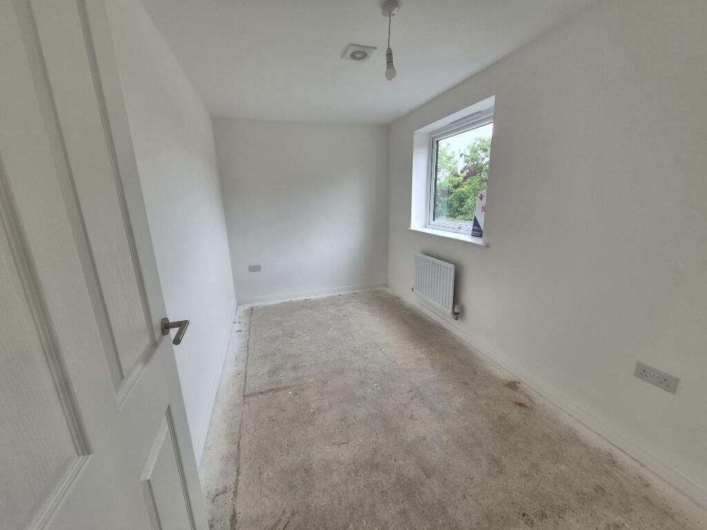 House in Blaby, Glen Parva - More