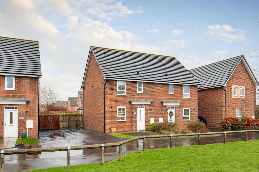 3-bed semi-detached on Weavers Road, Morpeth, NE61, £240,000