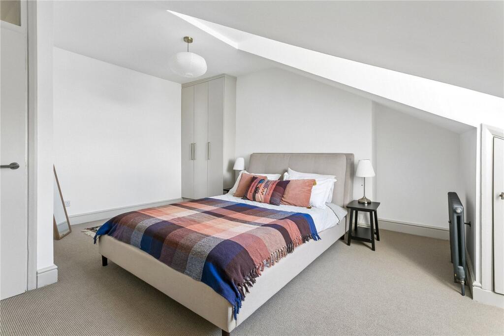 Apartment in London - View 5