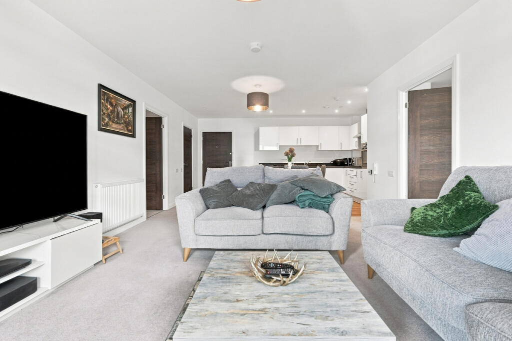 Apartment in Southend-on-Sea, Essex - More