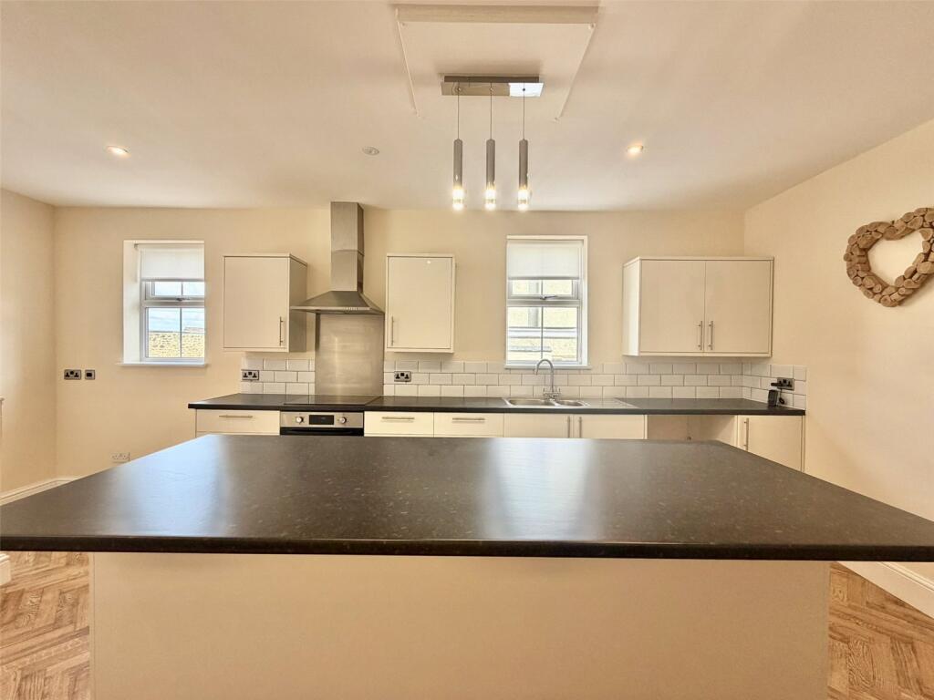 Apartment in Birkenhead, Claughton - More
