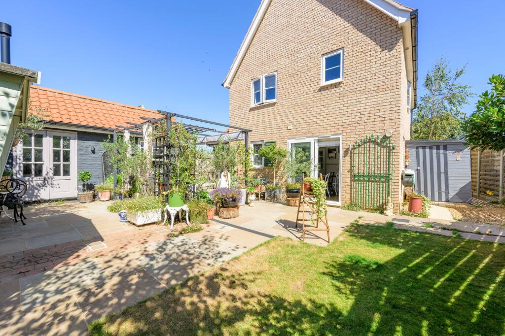 House in Ipswich - View 4