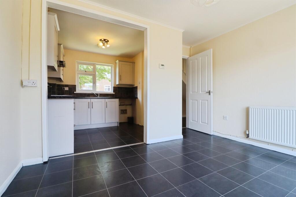 House in Cardiff, Trowbridge - View 5