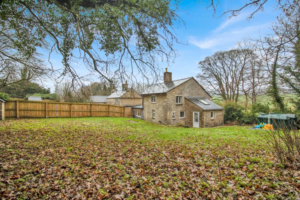 Main image of property: Tetbury Road, Cirencester, Gloucestershire, GL7