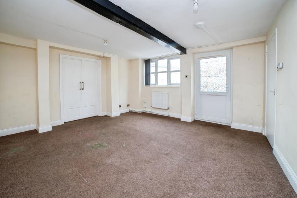 House in Ashfield, Sutton in Ashfield, Nottinghamshire - View 4