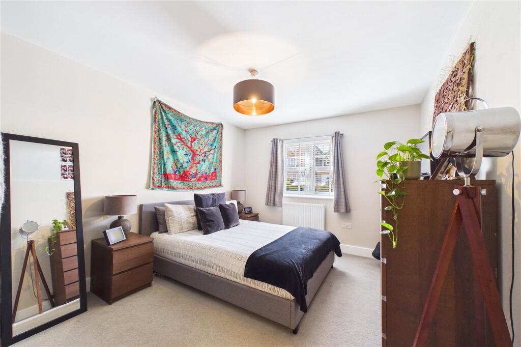Apartment in Crawley, Rusper - View 4