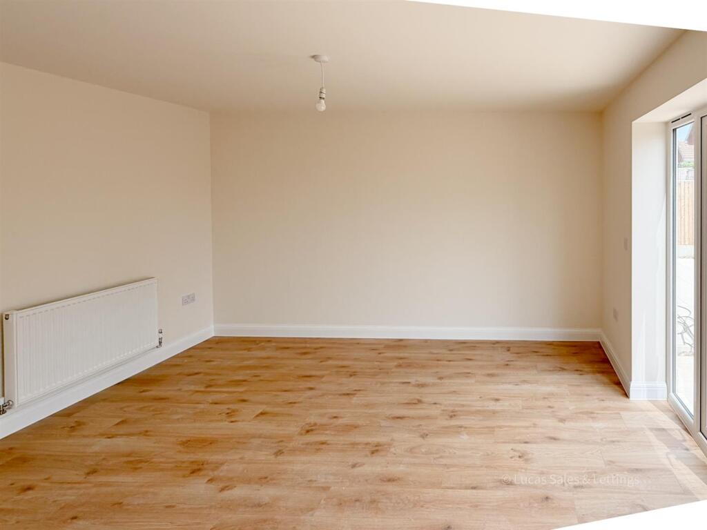 House in Desborough, North Northamptonshire - View 5