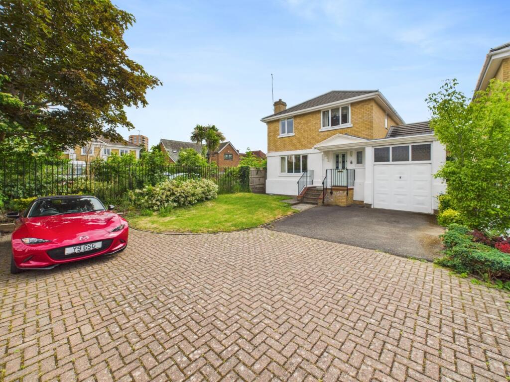 Main image of property: Simmons Place, Staines-upon-Thames, Surrey, TW18