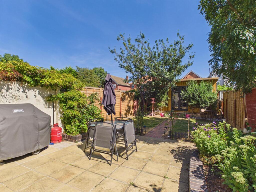 Rosebery Avenue, Linden, Gloucester photo 4