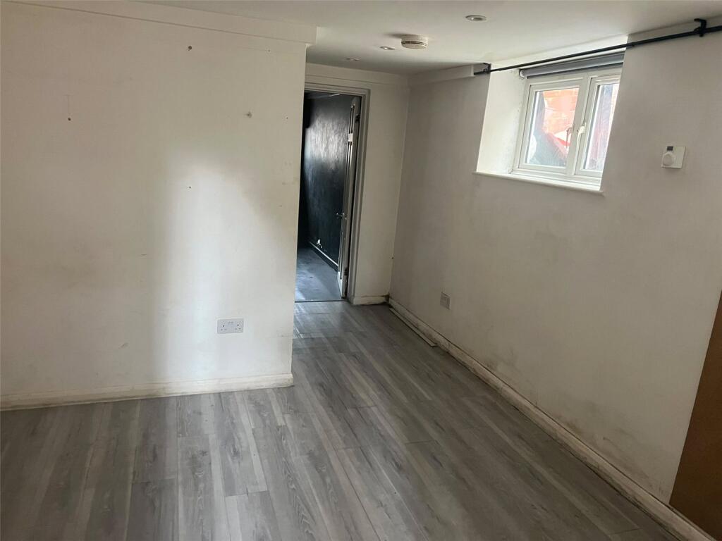 Apartment in London - View 3