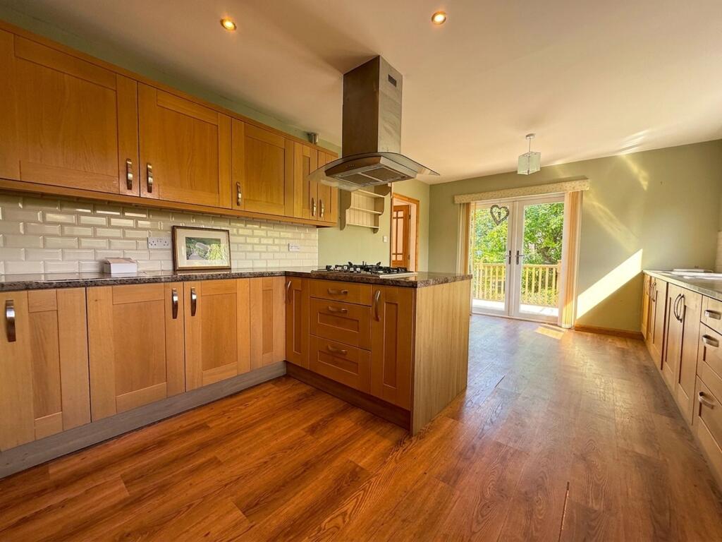 Birch Grove, Batley, WF17 photo 3