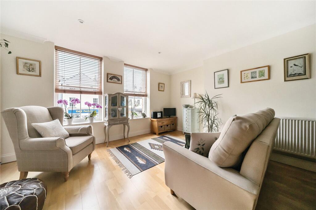 1-bed flat on Howells Place, Monmouth, Monmouthshire, NP25, £165,000